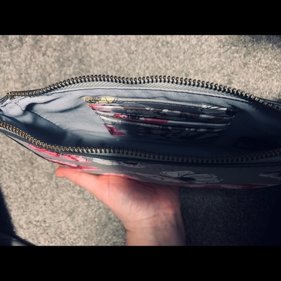 Love & Lore clutch wallet - Picture 4 of 4